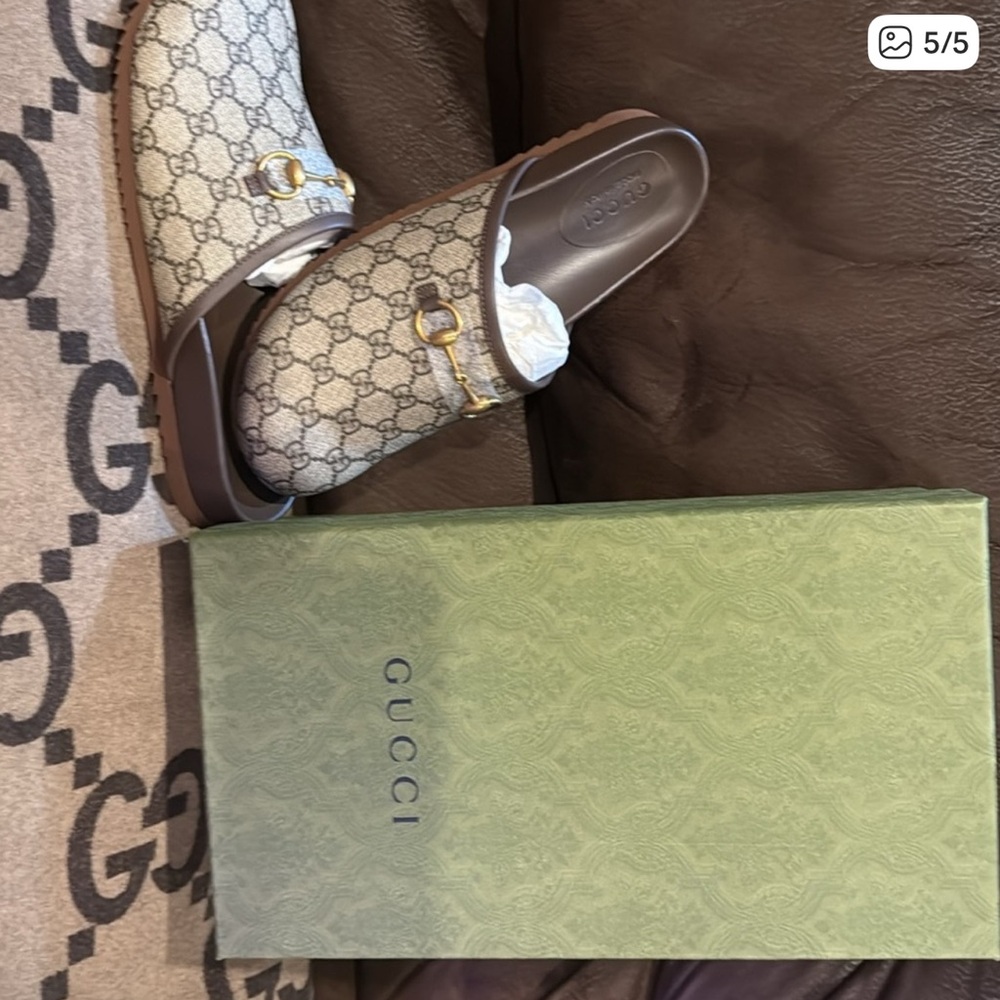 Gucci Women's Brown and Cream Mules